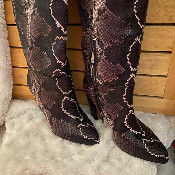 ✨NEW OVER THE KNEE BOOTS ✨VINCE CAMUTO - Picture 4 of 14